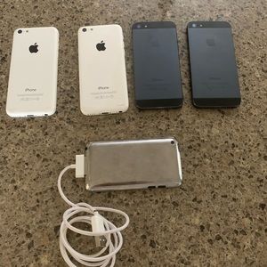 -iPhone 5c (x2)
-iPhone 5 (x2) 
-iPod touch (x1)